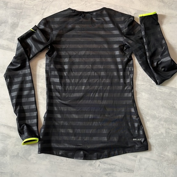 Nike   Dri-Fit Long sleeve Black/Black matte stripes/ fluorescent yw trim Size S - Picture 6 of 9